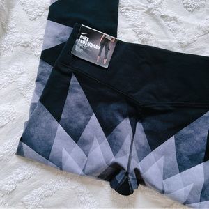 Nike Legendary Black Waterglass Printed Leggings